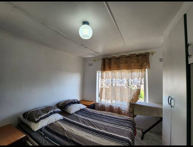 5 BEDROOM HOUSE FOR SALE IN MONTFORD